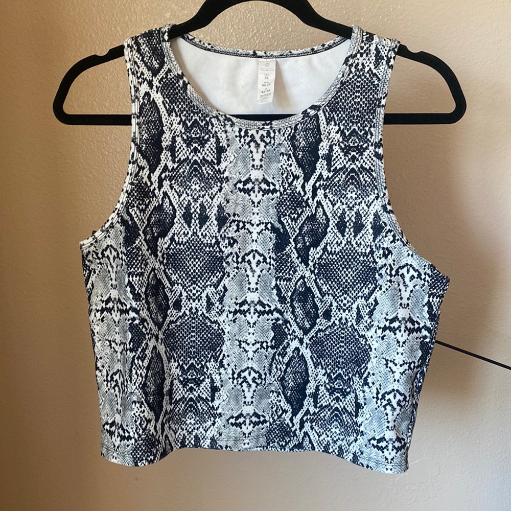 Snake print black and white crop top tank